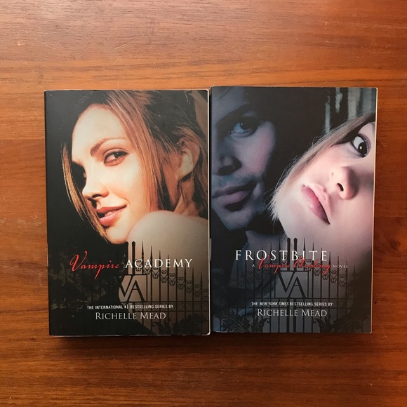 Vampire Academy 2 book bundle - Picture 2 of 9